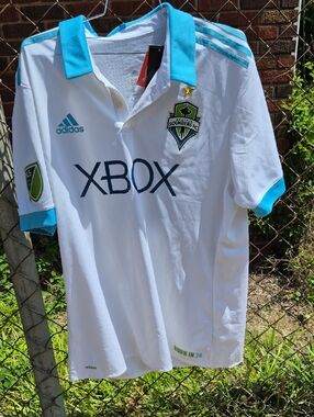 MLS Seattle Sounders Jersey XBox  Men’s XL Please Read